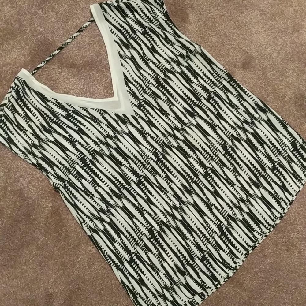 💚💚 Express Abstract Blouse